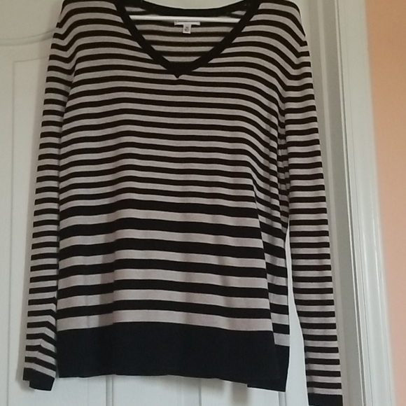 Sweater - Picture 1 of 4